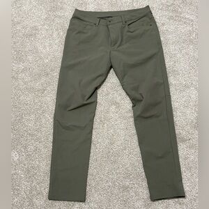 Men’s Lululemon ABC pant size: 36